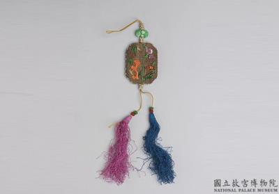 图片[2]-Agarwood pendant of happiness and longevity with gemstone inlay, Qing dynasty (1644-1911)-China Archive